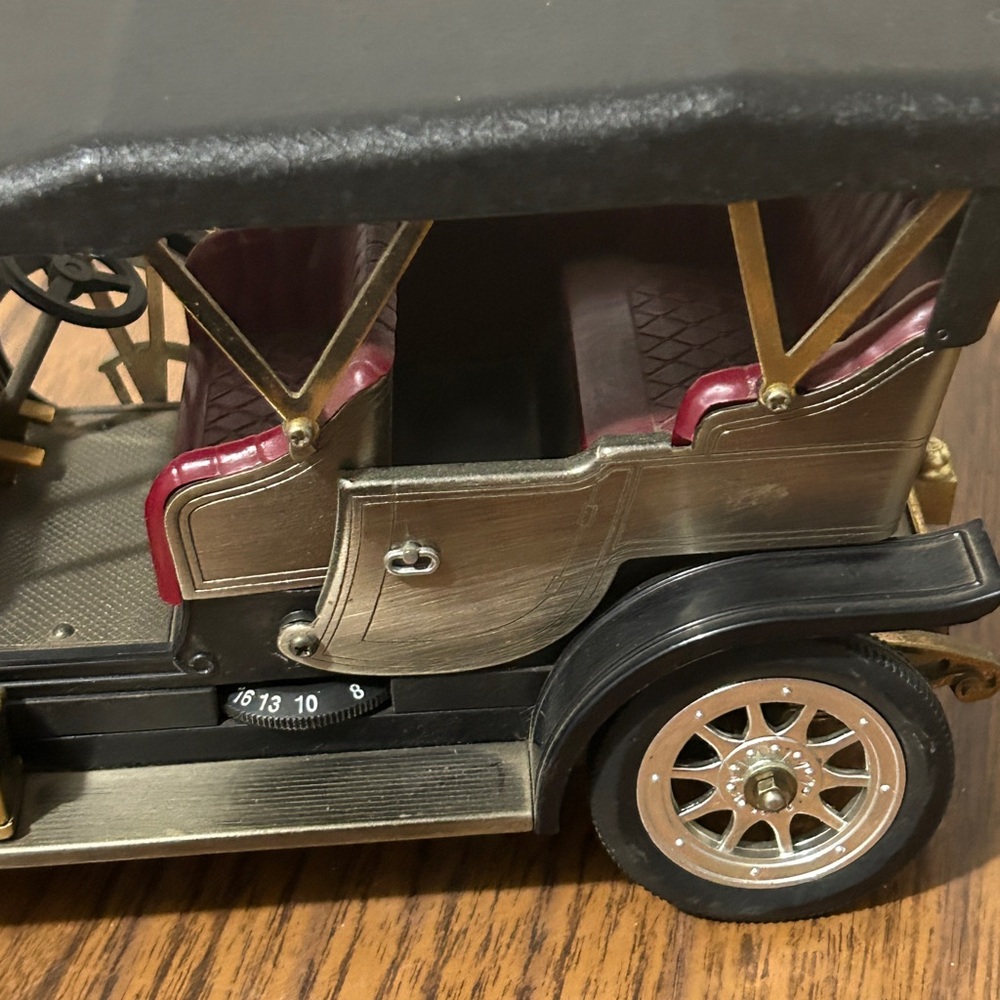 VINTAGE TOY CAR RADIO - Picture 8 of 9
